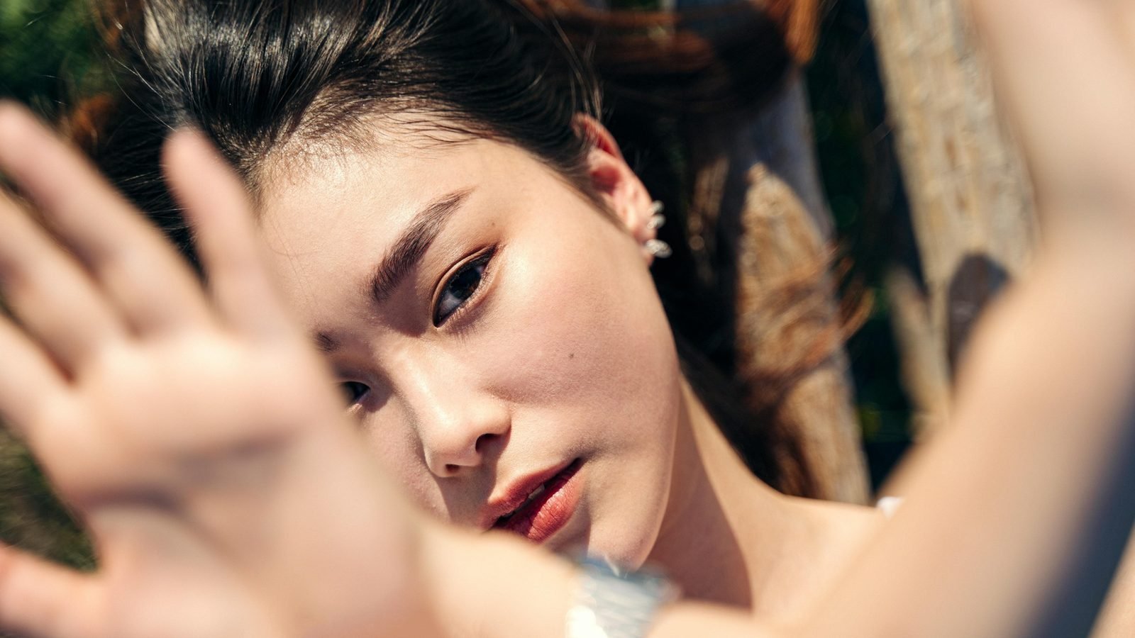 Sun-safe skin in daylight